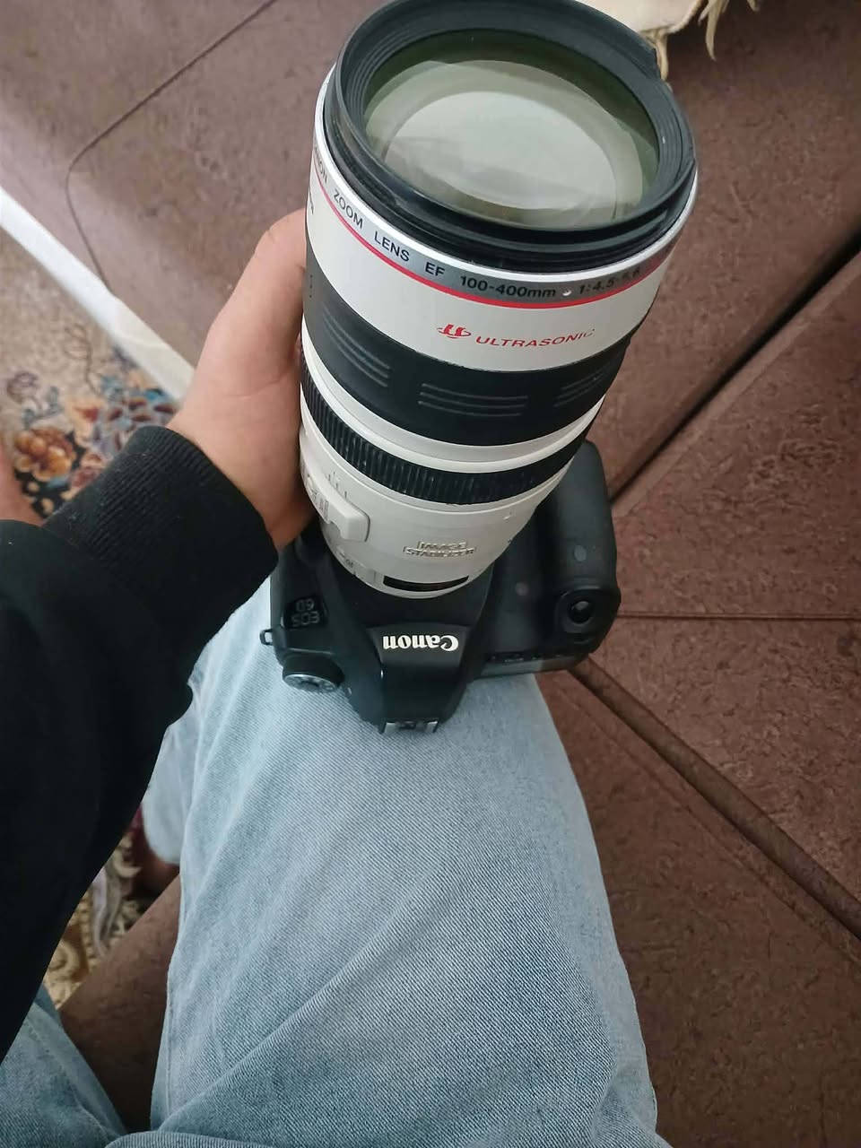 السلام عليكم ورحمه الله وبركاته
توفرت كاميرا كانون 6D

نضافه كدامكم 
كاميرا كلش حلوه وقويه وسعره هم مناسب 🤩
معه عدسه 100 400 أكثر من 3 مودات بيها 👍
كاميرا تصوير ليلي بل اناره ضعيفه شك شك 💪
سعرررر.....🤔 
950الف 🔒
معه العلم 
كامل ملحقات 
جنطه+رام+ناقل صور+شاحنه وبطارية 
عليك تاخذه تطلع منا صور منا 
متحتاج اي شي 

رقمي 👈***********
عنواني/واسط/صويره 
وبل عافيه عل يأخذها
