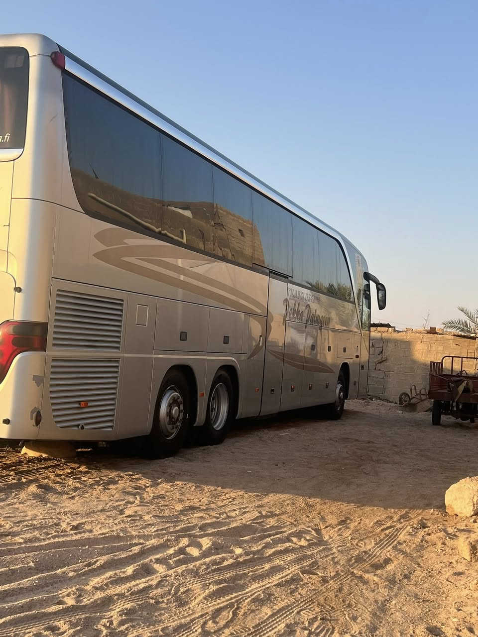 سلام عليكم ام سيوف للبيع 416 اصل 2007 رقم ستره تحويل تخم تأير تبريد صيني جاهزه سياره كير صطر مكينه 6دبلو ***********
