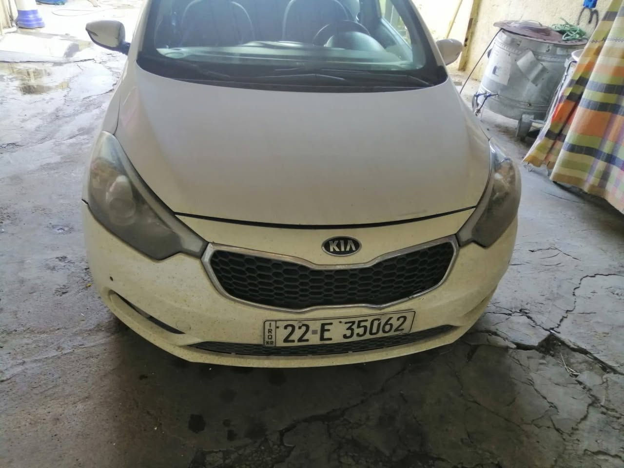 السلام عليكم سيراتو للبيع ٢٠١٤ مكينه الف او ٦٠٠ دوش كير مكينه تخم تاير كله بالجيس مكفول سياره بيها ربع باب صبغ او خشم الجاملغ صبغ بس خشم الجاملغ بدون اي دواخل اكرر بدون اي دواخل سياره مال بيت رقم اربيل تحويل ثاني يوم مكاني بغداد المحموديه
سعر ١١٨  او بيها مجال حك الجيه للتصال ***********
