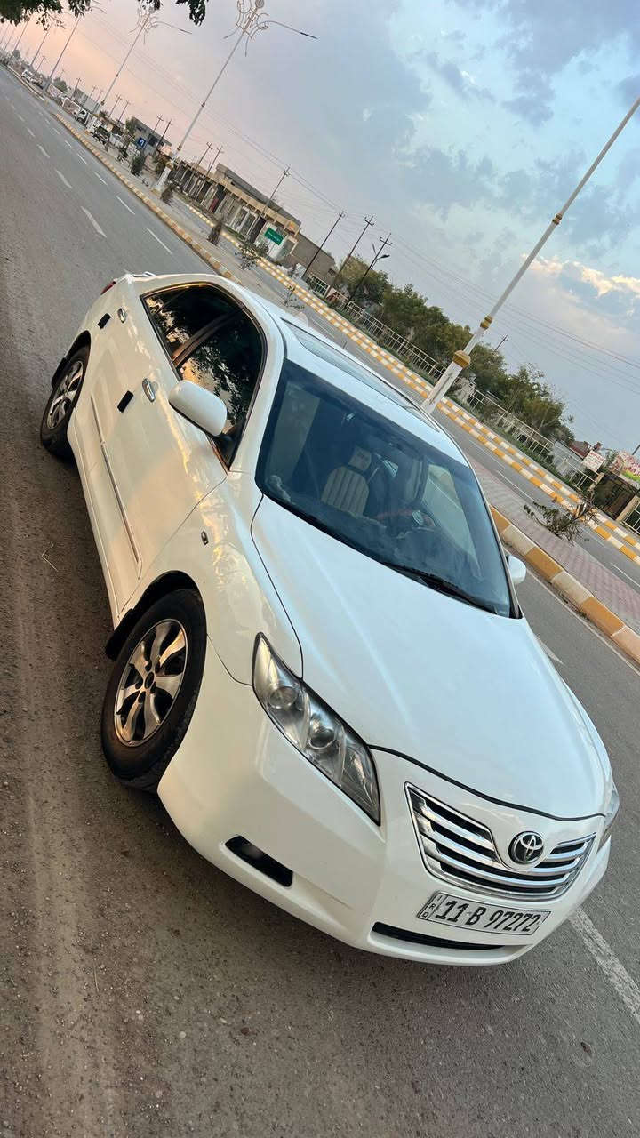 السلام عليكم كامري 2009 خليجي بغداد بسمي GLX
السياره مصبوغه عام بدون حادث بدون داخل 
السيارة 4 سلندر 2400   كير مكفول تبريد ثلج 
 مكينة مكفولة 
حدادية وتخم تاير جديد والسيارة بديهة حلو 
لايت زنون والسيارة نظيفة بشكل 

السعر ٩٥ وبيه مجال حك الجيه 
المكان صلاح الدين بلد الاستفسار 
اكثر الاتصال ع رقم 
***********
