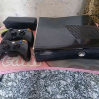 اكس بوكس 360 • ٢ يدات • مهكر ٧٩ لعبه