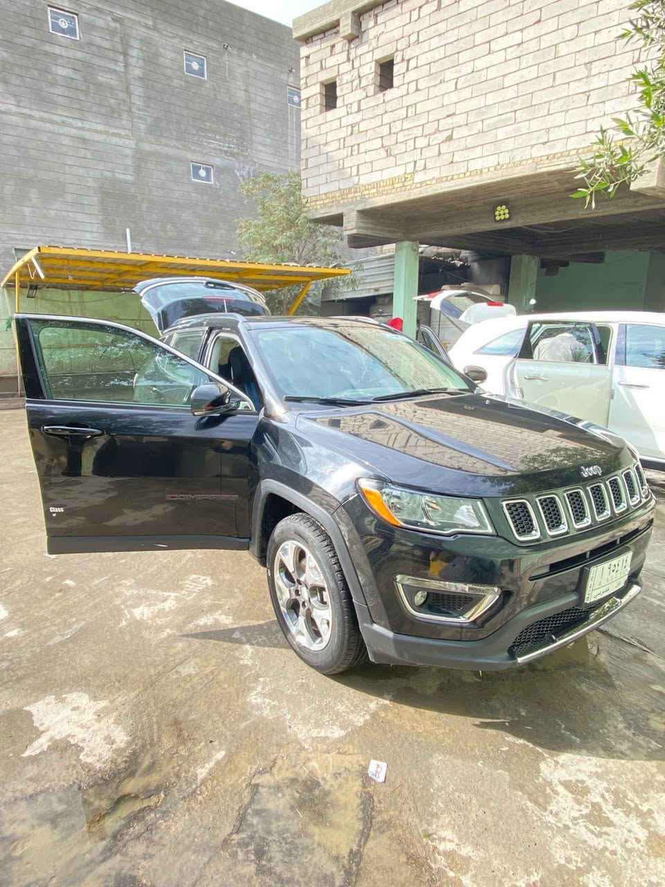 جيب كومباس موديل 2018 نظيفة ع اخر حباية
لمتد 4×4
فول مواصفات 
بانوراما 
رقم بابل حرة
حادث موضح ب الصور 
البجم مقفول 
السعر ١١٠ وبيه مجال بسيط
مكانه بابل 
صور حادث موضح بالصور

لل استفسار ***********
