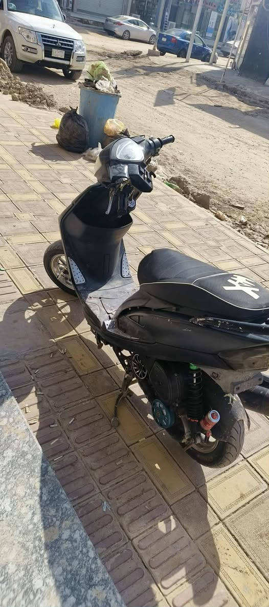 السلام عليكم حبايب دراجه ماكس ياباني للبيع الدراجه شلعه ومعدل فول مال جناي الدراجه تطبك باب المحل لليل ياله اشغلها ورجع للبيت مامتعبها ابد 
مواصفاتها :
كلچات رياضي
صالنصه رياضي 
بوشه 55 طياره
سلف 55 يخبل نكره اقل ثانيه تشتغل 
وياله رياضي
دبلات امامي خلفي رياضي 
بريك شغال
كهربائيات كلها شغاله حتى الاشاير شغاله
دراجه تخبل تجي تفحصها وتاخذها بلواقع احلى من الصور متذب عليها اي شي بس بانزين ودهن وتطلع بيها السعر 550 وبي مجال للشراي ❤
مكاني حله حي الامام علي


**إذا كنت صاحب هذا الإعلان وتريد حذفه لأي سبب، رجاءا أرسل رسالة إلى الدعم الفني**