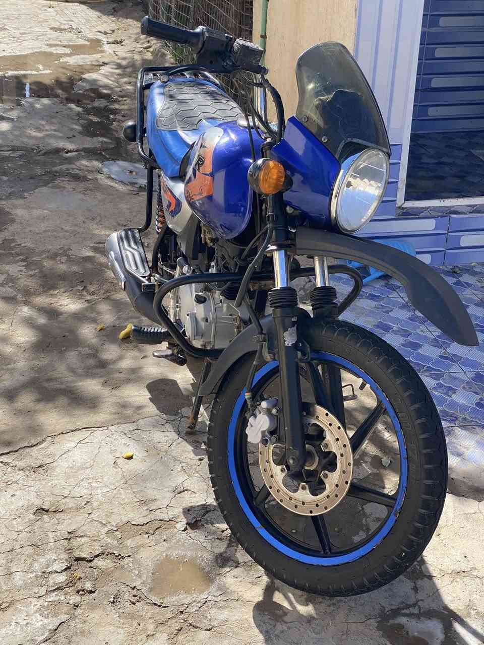 دراجه بوكسر موديل ١٩البيع صولي 
سعر مليون ١٠٠ وبيه مجل مكان ميسان قلعه صالح

***********
