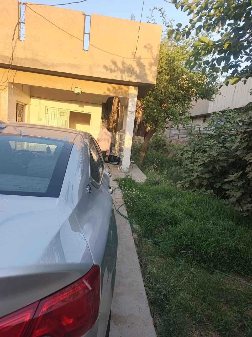 سلام وعليكم اخوان امبالا محرك ٢٥٠٠ بجم ظهر كبس سونار مرفق ***********
