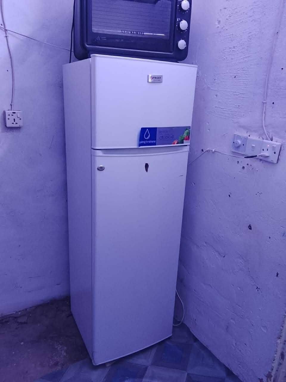 مكيف 400 الف
براد150. الف
الثلاجه 300. الف
طباخ 150. الف
تلفزيون 50. الف
سخان 80. الف
قلايه +اوفن 50 الف
غساله 200. الف
تخم 300. الف
كنتور 4 بوب 150. الف
منعم خشب +مسدس بسمار 30 الف 
الحجز على الرقم ***********
