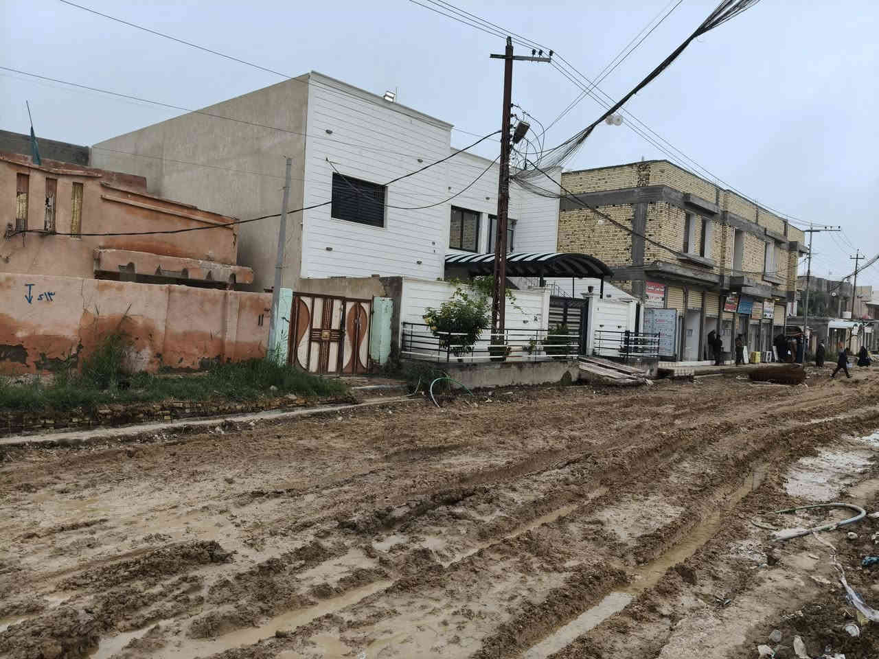 بسم الله الرحمن الرحيم
📢 إعلان بيع عقار تجاري مميز

📍 مقابل المحكمة الجديدة مباشرة
🏢 عقار تجاري بموقع ذهبي يناسب جميع الأنشطة الاستثمارية

📏 المساحة: 325 متر
📐 واجهة كبيرة: 16 متر

✨ موقع تجاري نشط جدًا وواجهة استراتيجية على خط مهم،
🔹 مناسب لإنشاء أسواق – عمارة تجارية – مشاريع استثمارية متعددة.

💰 السعر وباقي التفاصيل الاتصال بنا:
📞 مكتب الركابي للعقار
***********
***********
