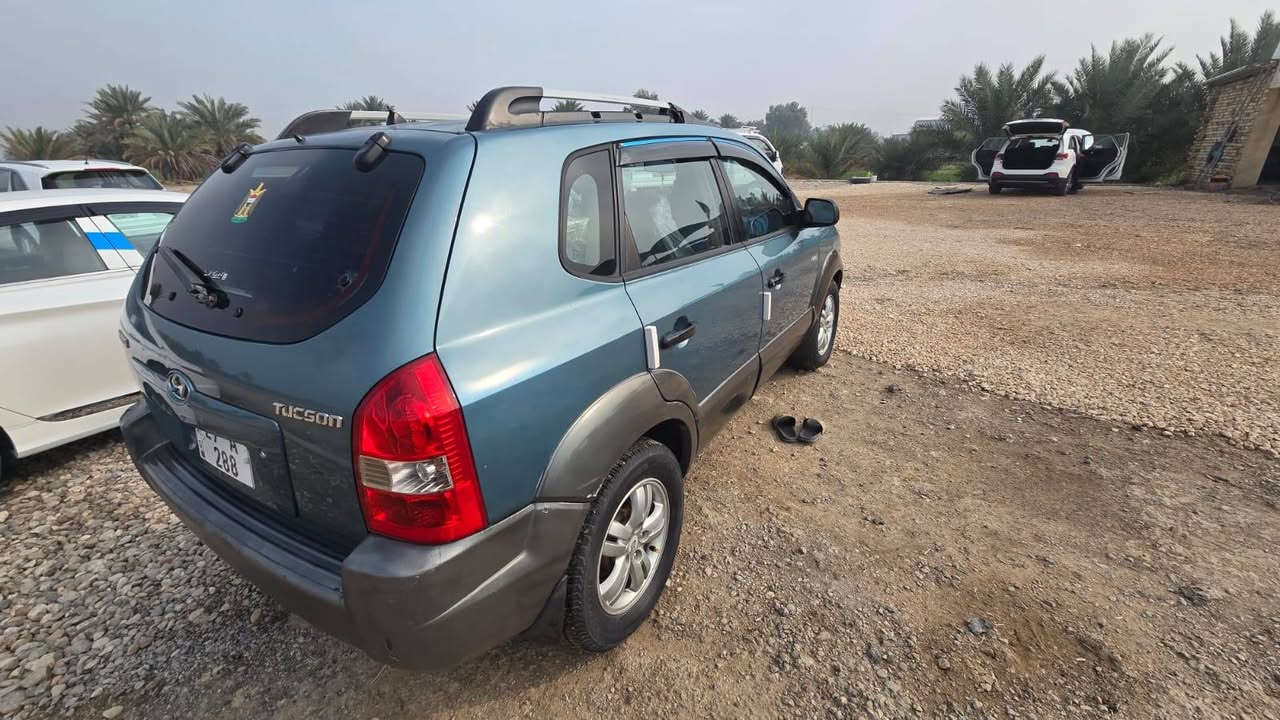 اللهم صلي على محمد وآل محمد
السلام عليكم
للبيع توكسان ٢٠٠٦
خليجي
مكينه ٢٠٠٠ دوش المرغوب وكير  بلاديات 
رقم مميز ألماني بسمي ومداور ثاني يوم
تبريد تدفئه كلشي بالسياره شغال وجديد نافضها نفض مال جناي وتعبان عليها 
السياره مكفوله و بلاديه لا صبغ لا معجون لا ضربه فقط بدايه جراد
بسيط جدآ

للاستفسار ***********
