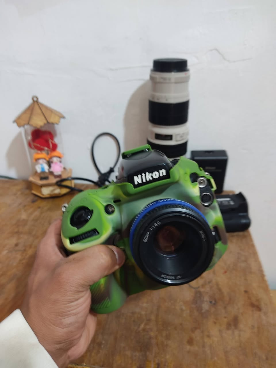 سلام عليكم ورحمه الله وبركاته اخواني كامره للبيع او مراوس نيكون D800
عدسه كانون 70-200فتحه 4 و عدسه نيكون 50ملم فئة D طب خاص وتدلل ليعجبك مكاني بغداد


**إذا كنت صاحب هذا الإعلان وتريد حذفه لأي سبب، رجاءا أرسل رسالة إلى الدعم الفني**