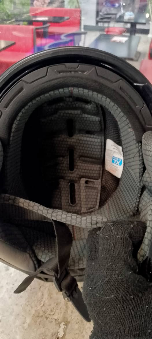 السلام عليكم خوذه قفاز الأصليه سعر 30
وتوصيل داخل الشعب وحي البساتين مجانا***********
