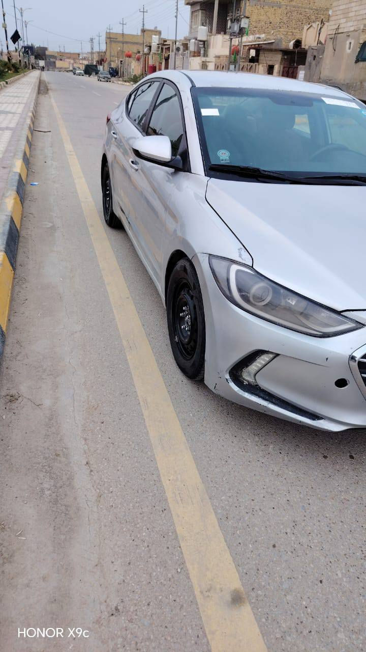 السلام عليكم
النترا 2017 أمريكي للبيع
فئة SE

المواصفات
محرك 2000 سي سي دوش
قير أوتوماتيك + تعشيق يدوي (Tiptronic)
ثلاثة أنظمة قيادة
تحكمات ستيرن

السيارة ليبل واحد
البنيد معمر
وشوية صبغ بالباب الخلفي جهة العبري
وصورة فحص السيارة مرفقة ضمن الصور

رقم انكليزي جديد
هزة جديد
السيارة باسمي
السنوية تنفذ بال2029

المضافات الجديدة
تخم تايرات جديد، بطارية جديدة، حدادية ،تبريد كله مضبوط

الموقع: ذي قار – سوق الشيوخ

السعر: 110 ورقة وبها مجال 

للاستفسار
***********
