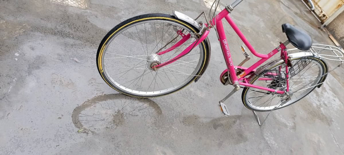 السلام عليكم شباب شلونكم بايسكل للبيع حجم 26نضيف لون وردي بايسكل حلو وجديد والله العظيم برغي مامفتوح مااطلع بي متروك بلبيت نضافه ميه عله ميه وعلي السعر 110وبي مجال الخاطر الجيه وبيكم خير وتدللون تواصل ***********واتساب او اتصال ***********
