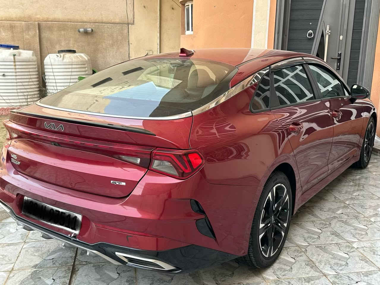 السلام عليكم للبيع k5 2022 جيتي لاين سيارة جديدة بمعنى الكلمة والصور الحادث بالمنشور محرك 1.6 تيربو المواصفات مال الجيتي لاين معروفة ما حاجة اذكرها فووول عدا الفتحة سعرها حداً مناسب للاستفسار ***********
