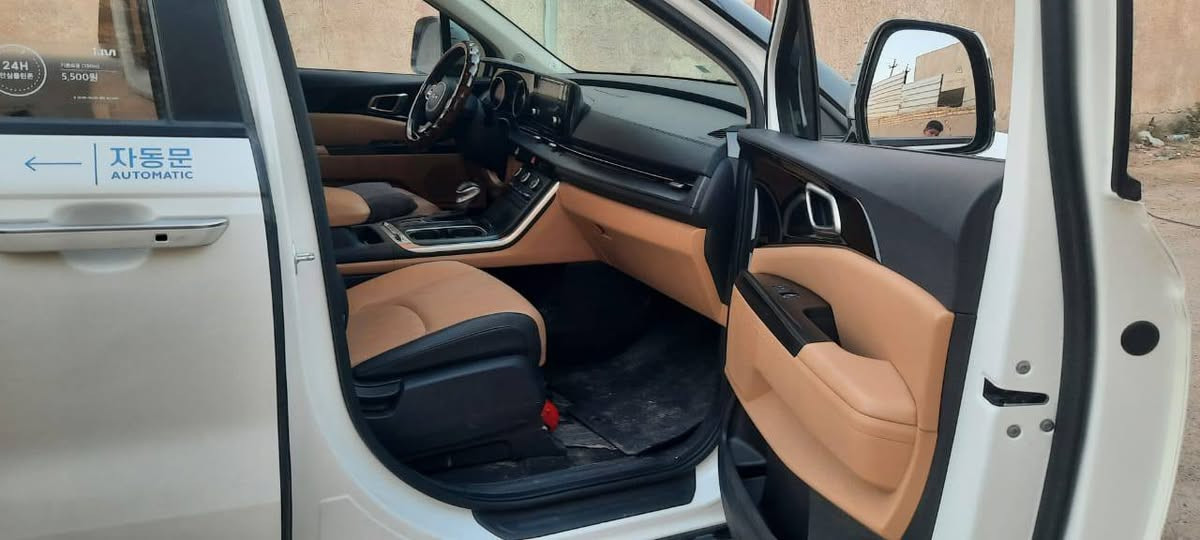 السلام عليكم 
كيا كرنفال موديل 2023
وارد كوري بيها قطعتين صبغ باب السايق وباب السلايت 
السونار موجود
سيارة فول مواصفات 
ماشيه 28
مكانها واسط 
رقم بغداد بأسمي
سعرها 280 وبيها مجال
الاستفسار: ***********
