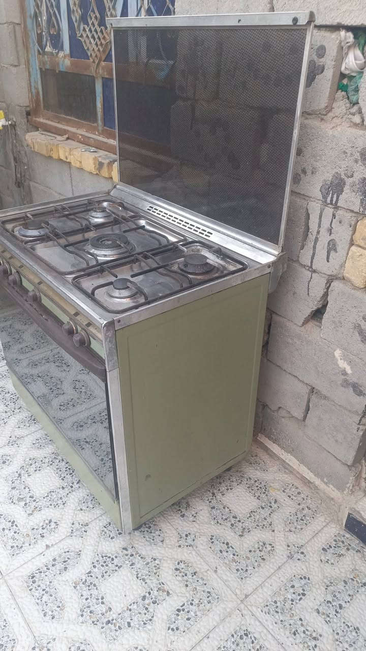 طباخ البيع كريازي شرط شقل المكان الناصريه حي زهراء سعر خاص ***********
