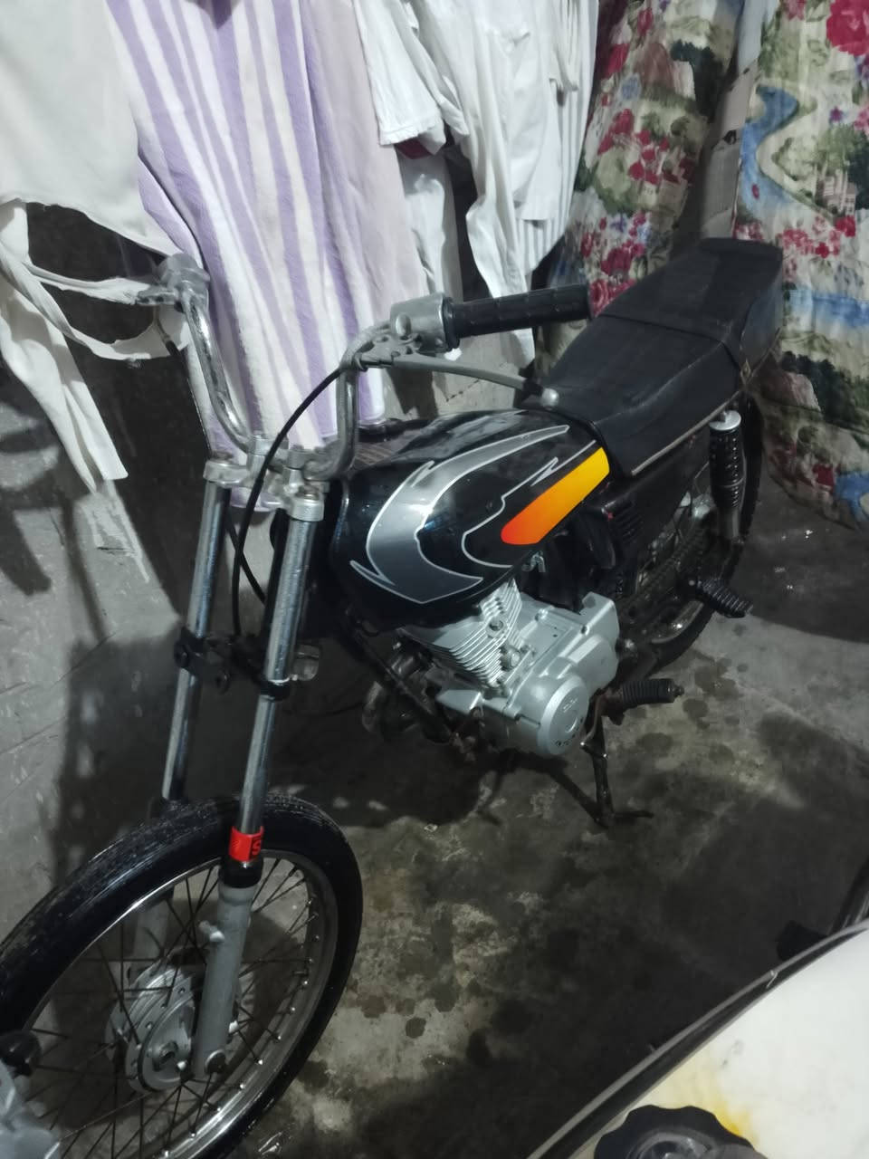 السلام عليكم دراجه انتنس موديل 20 كلك كلك للبيع دراجه حلوه وناعمه شلعه تشك الكاع  دراجه يرادلها فلنجه بس شاصي نضيف لاعواج لا لحيم السعر 400 وبيه مجال قليل مكان بصره معقل رقمي ***********
