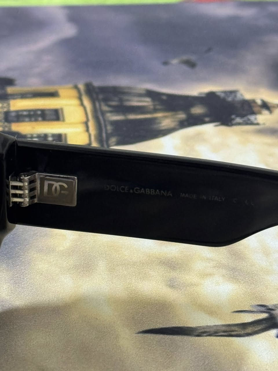 قطعه اليوم جمال وسواد يصرخ
‏Dolce&gabbana pilot 

اورجنال زيرو 💯 

فوق الوسط 

حافظه اصليه جلد طبيعي يصرخ

عدسات لون اسود

فريم لون اسود 

ظهر الفريم شعار Dolce&gabbana سلفر

قطعه مميزه جدا صعب تتفوت 💎

للحجز والاستفسار خاص


**إذا كنت صاحب هذا الإعلان وتريد حذفه لأي سبب، رجاءا أرسل رسالة إلى الدعم الفني**