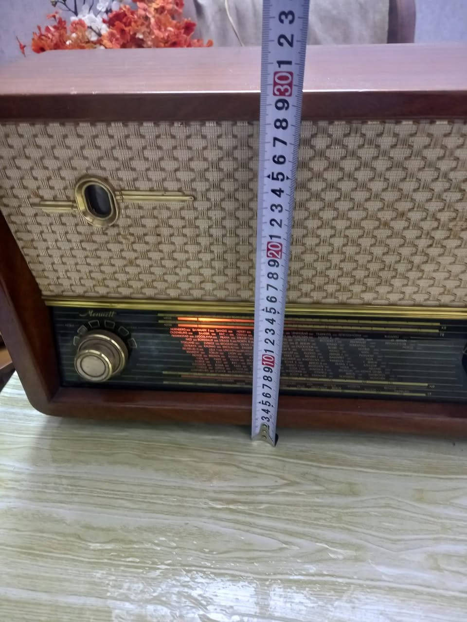 راديو مينويت صناعه نرويجي 
جهاز بدون fm نضافه ٩٥% السعر ١٢٠ الف وبي مجال 
*********** وتساب
