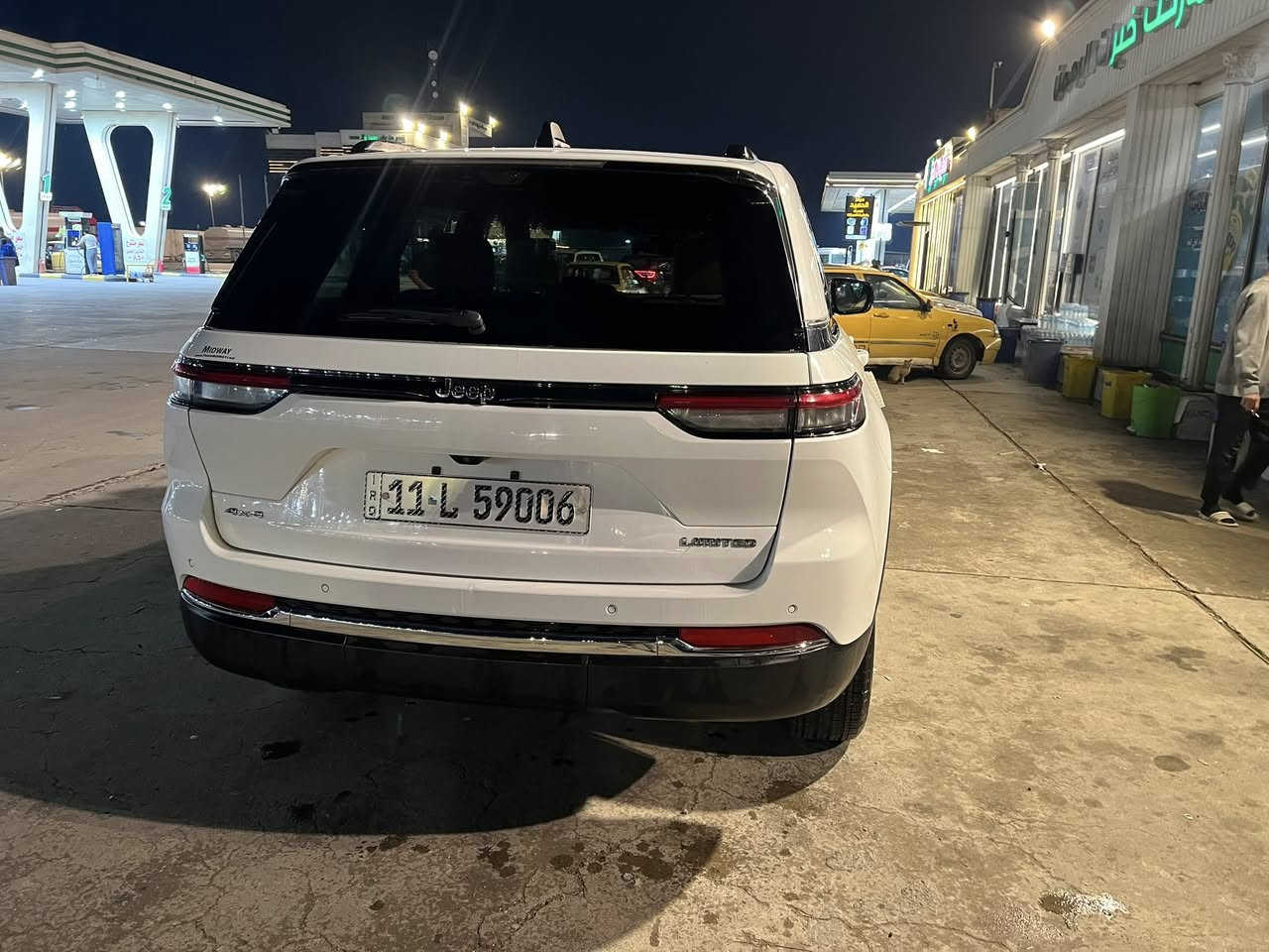 السلام عليكم من رخصة الادمن 
جيب لمتد للبيع او مراوس بكوري 
موديل23 
حادث بنيد وچاملغ جهة الايمن
البنيد مبدل نفس اللون يعني بيها قطعه وحده صبغ
المواصفات
فول عدى السلايت
كامرات عدد 5 محيطيه
شاشه كبيره
بردات بلاديه
حساس امامي خلفي
مرايا تعتيم
كشنات كهرباء تدفئه تبريد
داخل عسلي
رادار تصادم
تحديد مسار
اوتو بارك 
اوتو ستار
مكرك كير حداده بشرط شركه
تخم تاير
بطاريات ايسي ديلكو امريكي جدد
وكو هواي مواصفات مذاكرهن

السعر29 وبيها مجال ان شاءالله 
***********
