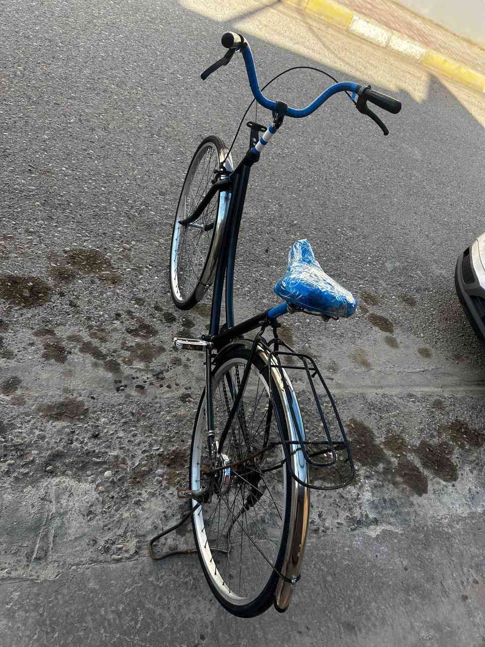 السلام عليكم
للبيع بايسكل ياباني بالة حجم 27 مابي نقص جاملغات استيل بريكات خلفي امامي  لبايسكل مصبوغ
لسعر 45 وبي مجال
شراي اتصل 
***********
