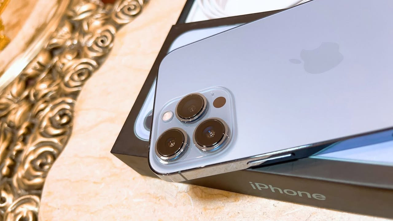 ايفون 📱 13 برو ماكس
للبيع مو مرواسسسس 
ذاكرة 256 
بطارية 🔋 86 بلادية 
امريكي 
الجهاز زلغ مابي نضافة  مكفول وين ميعجبك تاخذه تفحصه 100/100
السعر 680 قفله 
العنوان بغداد العطيفية 
للاتصال ***********
