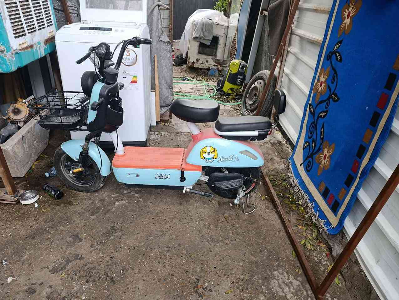 السلام عليكم دراجه شحن للبيع جديده كهربائياتها كلها شغاله ما بيها اي شيء عطلاناالسعر 300 وبيها مجال بسيط شراي يتصل على الرقم كان حي الجهاد الرفاق***********
