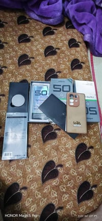 وبركاتة شواحن اصليه شرط وكاله  شاحن سامسونج 65 واط السعر/30 الف فقط  ش...