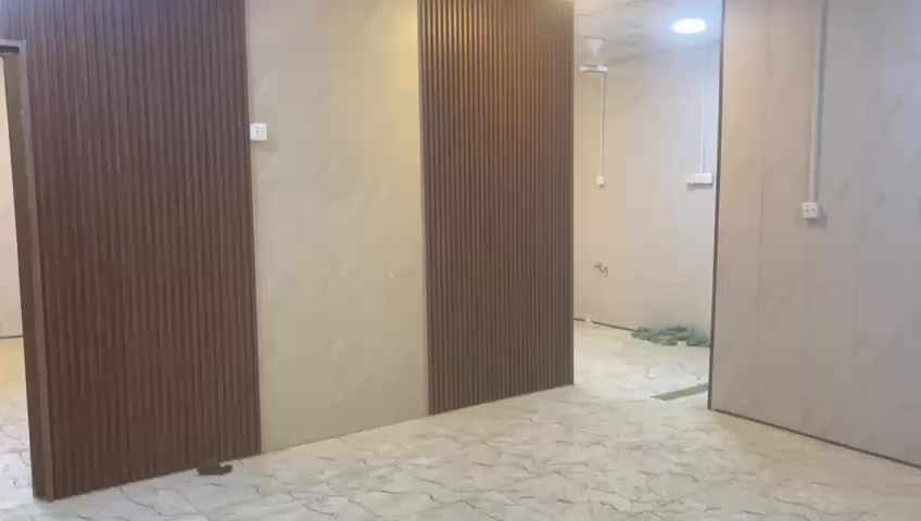 سلام عليكم شقة للايجار بغداد الجديدة المعلمين غرفة وصالة ومطبخ وحمام وتواليت طابق ثاني جاهزة وبناء جديد للاستفسار الاتصال ع الرقم ***********
