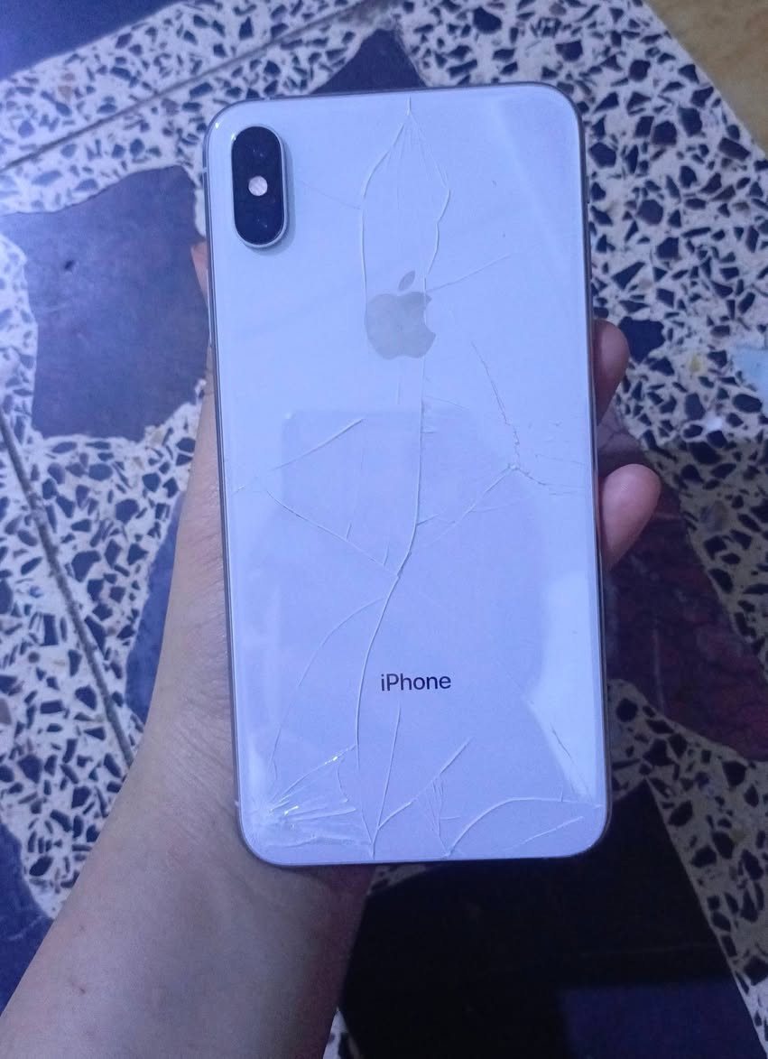 جهاز اكس ماكس الذاكر ٦٤ 
جهاز نضيف وما مبدل بيه أي قطعه 
بس الضهر مكسور 
ويا شاحنه وكيبل 
السعر ٢٠٠ وبيه مجال 
الي يريده يدخلي خاص ويدلل عنواني بغداد 
***********
