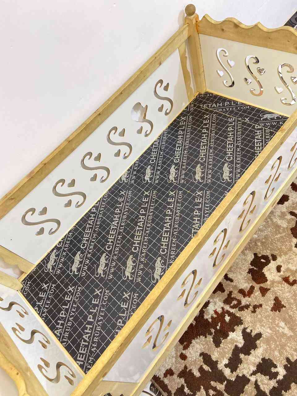 السلام عليكم عندي جربايه للبيع نضيفه استعمال قليل 
العرض ٦٠
الطول ١٦٠
السعر ٥٠ الف 
العنوان بغداد الشعب 
الرقم ***********
