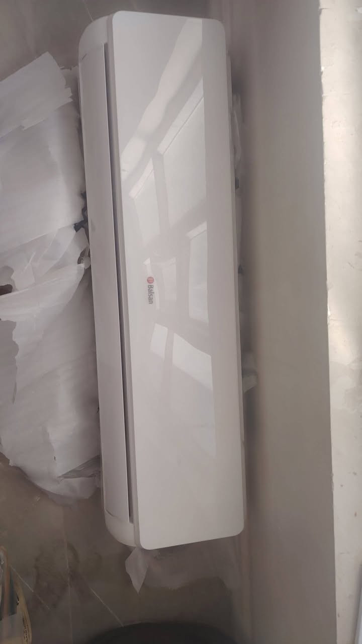 سبلت بالسان غاز 410نضيف اخو جديد مستعمل صيفيه وحد تجي شوفه نضافته 100%مكاني ديوانيه سعر 400 بيه مجال لطيبين ***********
