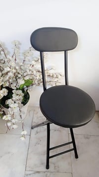 كرسي • للبيع • واصل