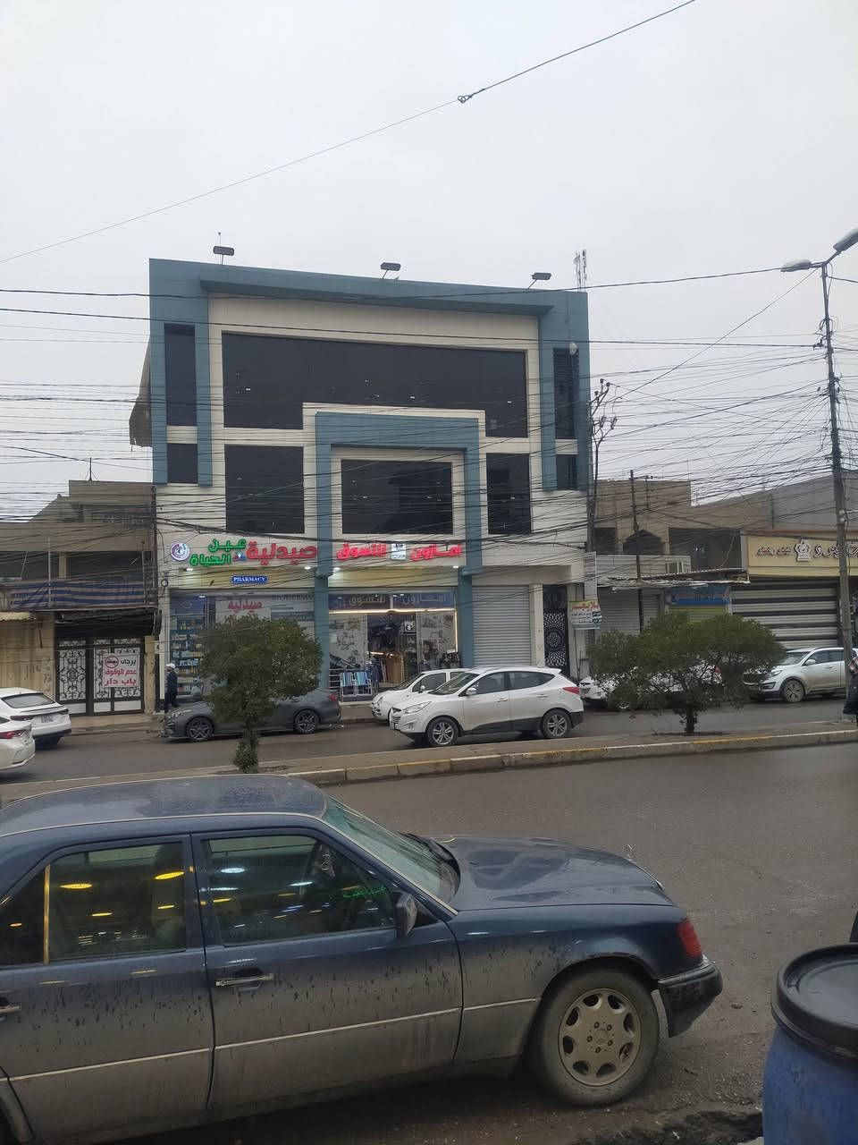 فرصة استثمارية
عمارة للايجار 
طابق ثاني  مخصصة لمجمع طبي ومكاتب شركات 
يتكون الطابق من 8 عيادات منفصلة مع خدمات وبناء حديث 
إضافة إلى عيادة خاصة لمختبر طبي وصيدلية في الطابق الارضي 
الموقع متميز 
موصل قلب سوق حي النور 
مقابل دانيا ماركت 
للاستفسار ***********
