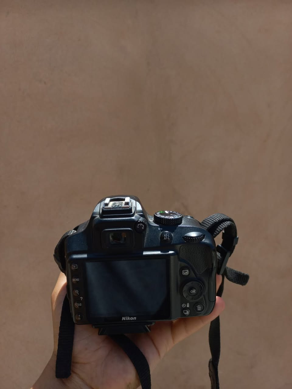 Nikon d3400 + chargeur + carte mimoire+ tripi


**إذا كنت صاحب هذا الإعلان وتريد حذفه لأي سبب، رجاءا أرسل رسالة إلى الدعم الفني**