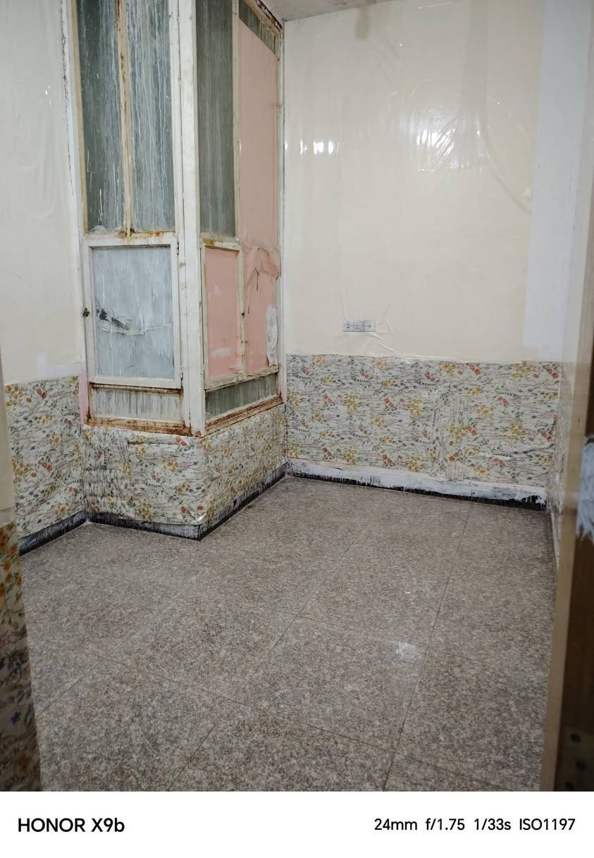 يوجد لدينا
شقه للايجار أرضية صغيرة مال نفرين

غرفة مطبخ مجمع صحيات

سعر الاجار 160 الف

خدمات كامله ماء كهرباء إنترنت مفتوح 24 ساعه

حله حي المهندسين قرب مركز تأهيل الجرحى

للاستفسار الاتصال على الرقم ***********
