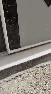 السلام عليكم
سعر البيت الواحد : ٨٥ مليون 
بيوت ثنين للبيع في كربلاء المقدسه مساحه كل بيت 50 متر طابق ونص بناء طابوق البيوت جدد بناء درجه اولى 
واجهه كل بيت 4 متر 
العنوان قرب مدينه العاب السندباد ومجمع انوار كربلاء السكني 
يبعد عن الامام 2 كيلو 
للاستفسار الاتصال على *********** 
أو واتساب 
نستقبل كافه عروضكم بيع وشراء
