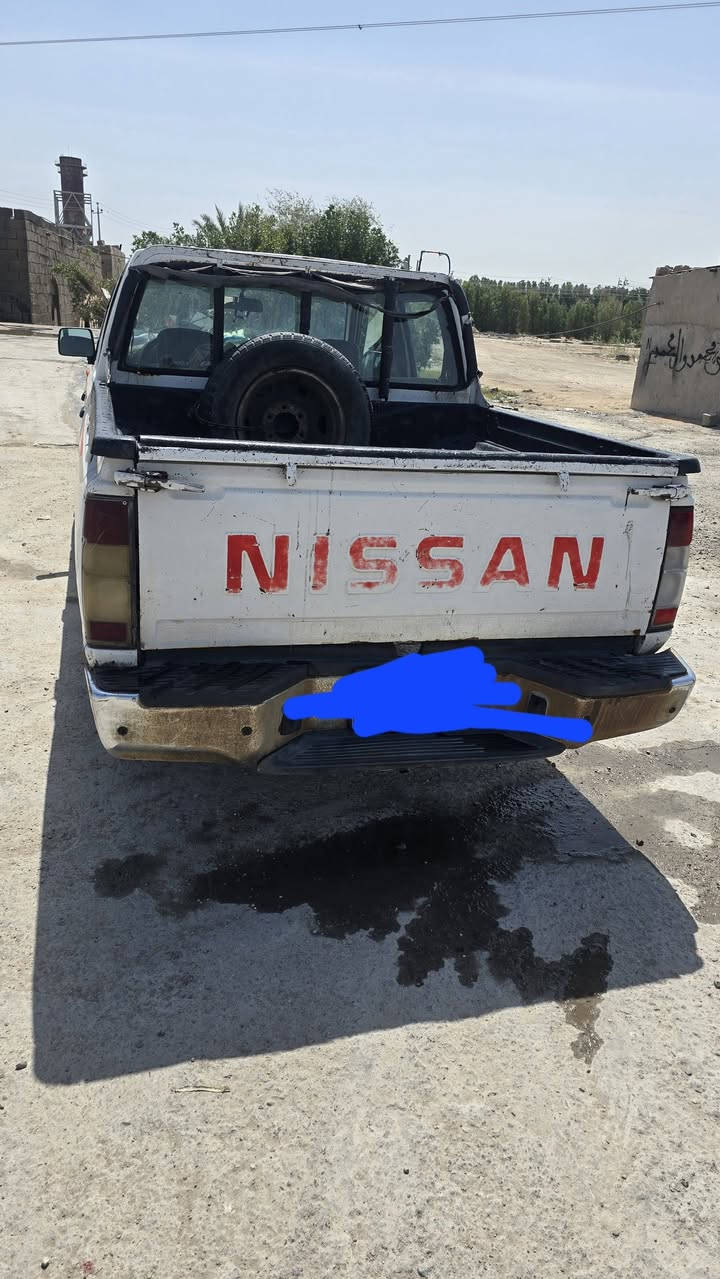 نيسان شبوط ٢٠٠٧ سنويه باسمي منتهيه هاي السنه رقم بصره محرك كير مضبوط تبريد تدفئه شغال وكل كهربائياتها كامله البدي مثل مامبين بالصوره مكانها حي الاصدقاء  للاستفسار
***********
