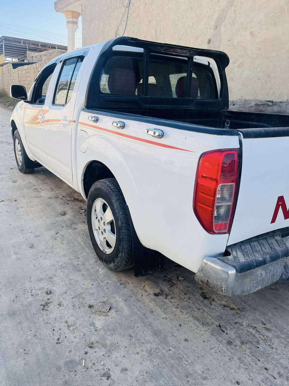 السلام عليكم مكلف بنشر نيفاره 2008 رقم بغداد سنويه ال 29محرك وكير مكفولات تخم تاير صدر كله جديد 5قطع صبغ بس رش بدون دواخل مكفوله من الضربه ومن الكص  المكان واسط صويره السعر 70$ لاستفسار ***********
