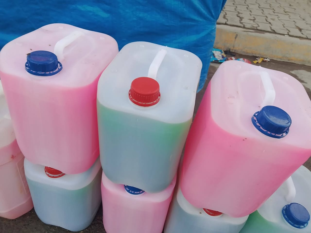 السلام عليكم.    زاهي درجه اولئ.  جلكان20لتر ب8000.   جلكان10لترب4500.  جلكان5لترب2500.   فلاش حمامات ب1000.    قاصر 1000 العنوان مجاور كافتريا ابوحمودي غرب جاسم ابو الطحين


**إذا كنت صاحب هذا الإعلان وتريد حذفه لأي سبب، رجاءا أرسل رسالة إلى الدعم الفني**