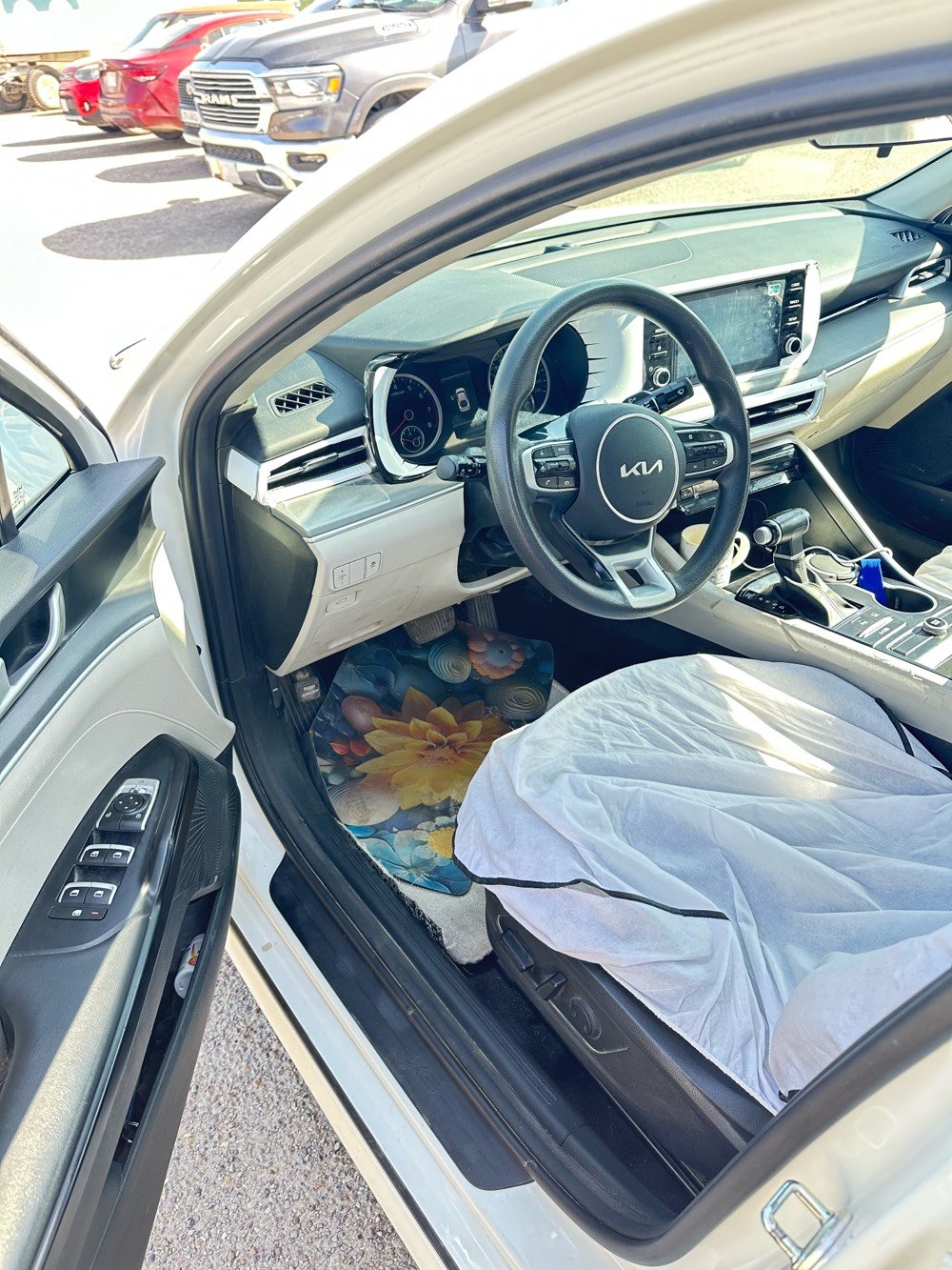 السلام عليكم للبيع k5 2023 خليجي محرك 2000

ماشية 59000كم حقيقي ع وضع الشركه  حتى سبيرها بعده منازل



مكفولة كفالة عامه



سقف بانروما 



بصمه تشغيل وابواب وصندوق 



تشغيل عن البعد



ويل كـاب5تايرات كروم  18 انج



حساسات  امامي خلفي



كامره وشاشه 



رقم بغداد بإسمي



سيارة جديده بحاله الزيرووو وبل عافيه ع الياخذها 



وعليها سيرفس ( ادامه او صيانه) من شركة كامل هاي هديه وياهاوتخم تاير



مكان السيارة كربلاء 



للإستفسار



***********

— في ‏‏كربلاء‏‏.