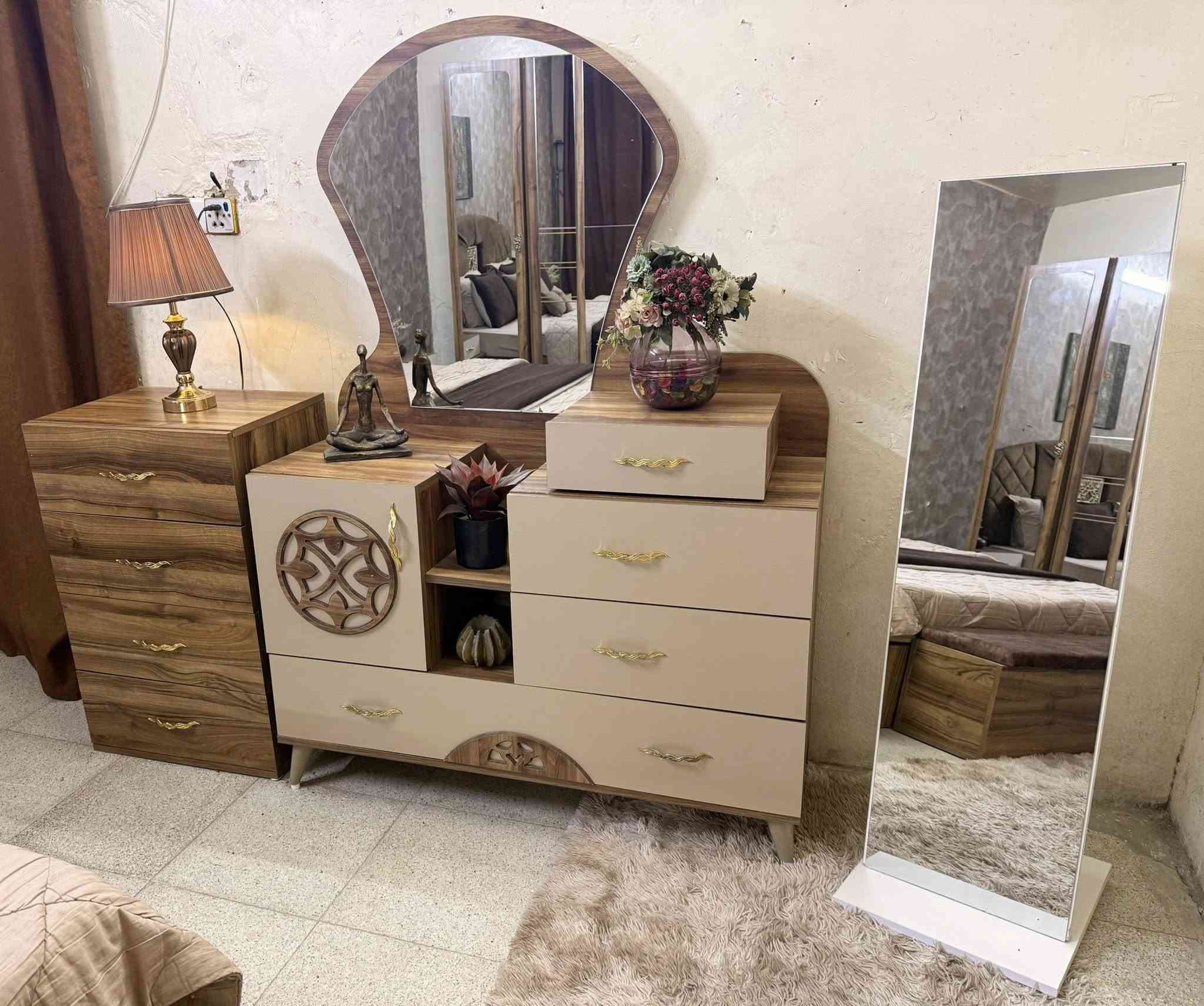 غرفة تركي ٩ قطع سعرهه ٨٥٠ للاستفسار ‭٠٧٧٧ ٦٧٢ ٣١٠٧‬
