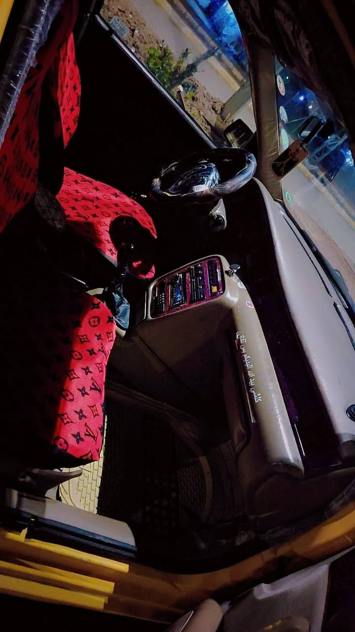 سلام عليكم سياره للبيع سمند موديل 2012 سياره مكفوله من ضربه وتبديل كير ومكينه جدد و حداديه وتبريد وتخم تاير جدد رقم نكليزي مصفره هيه وغرامات سنويه 2031 مشروع وطني السعر 28 وبيه مجال ***********
