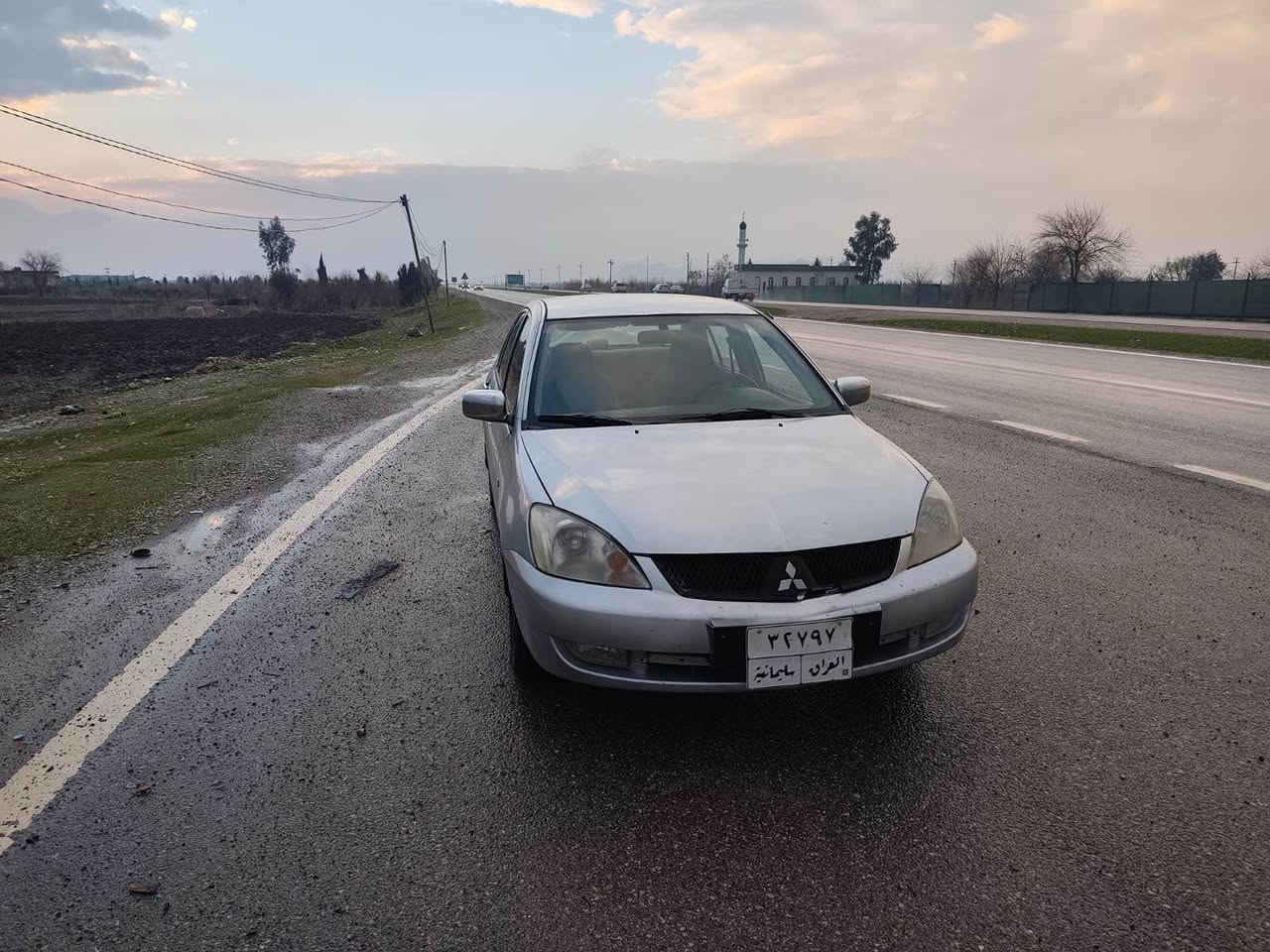 بەناوی خوای گەوورە 
لانسەر  ٢٠٠٦
گێڕو مەکینە بەشەر
سەنەوی تازەیە 
تایەی تازە 
باتری تازە 
ڕۆنی تازە 
٢ پارچە پەمپی هەیە لەسەر کاڵبونەوە 
دەعم و لێدرانی نییە 
تەحویل و غەرامە بەشەرت
نرخ ٦٤ کەمێل مەجال
ژ.م*********** حلبجة, السليمانية
