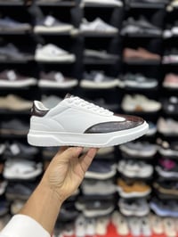 جلد أبيض • جلد التمساح • مقاسات ٤٢-٤٤٫٥-٤٧