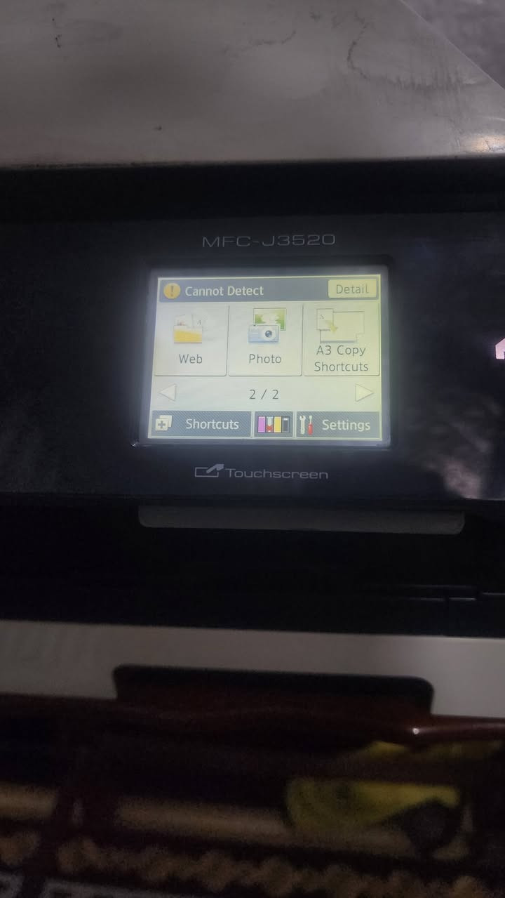 السلام عليكم 

للبيع طابعة Brother MFC-J3520 أصلية
A3 / A4
4 وظائف: طباعة + سكنر + تصوير + فاكس
تدعم Wi-Fi / USB / LAN
شاشة لمس + ساحب أوراق ADF + طباعة وجهين
مناسبة للمكتب والطباعة الكبيرة
مكاني بغداد الدوره السعر 300 الف وبيها مجال بسيط ما مستعمله هواي جانت متروكه وهسه رجعت  طبيعي 
استفسار اكثر الرقم ***********
