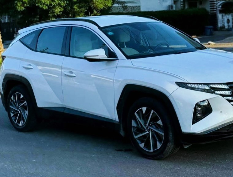 ✅ توسان 2024 لون ابيض 🔥🔥 ماشيه 24 الف
✅ الرقم بغداد الجديد، باسمي مباشرة تحويل

👈فول مواصفات عدا البانوراما
 👈ماشية فقط 25 ألف كيلو 
 👈محرك 4 سلندر دوش 2000 cc

 ✅داخل لون ابيض دشبول دجتل
 ✅لايت زنون كهربائي اوتو ولد امامي خلفي 
✅ بصمتين بالسياره تشغيل عن بعد 
 ✅كراسي كهربائية
 ✅شاشة عريضة ام النفگيشن بلادي
 ✅بردات خلفية
 ✅مرايات جانبيه كهربائية تفتنح وتنسد ويه
السويج

💨حساسات 360
 💨شاشه وابل كار بلي واندرويد اوتو
 💨شاحن لاسلكي
 💨قطعتين تبريد 
 💨اربع مخارج usb
 💨تحكمات ستيرن جهتين
 💨كروس سرعه 
 💨كشنات جلد
 💨شاشه للتبريد لمس 
 💨هاند بريك دگمه واوتو هولد
 💨ثلاث وضعيات قياده 
💨الرقم بغداد الجديد، باسمي مباشرة تحويل
💨السنوية وهزه جديدات

**ملاحظة / بيها تكحيل بسيط بل جاملغ جداً بسيط 
 السيارة نظيفة جداً اخت الزيرو، 
الموقع: بغداد 
 للتواصل: ***********
اكتب تم لمعرف السعر 💵 الرد تلقائي 🤝
