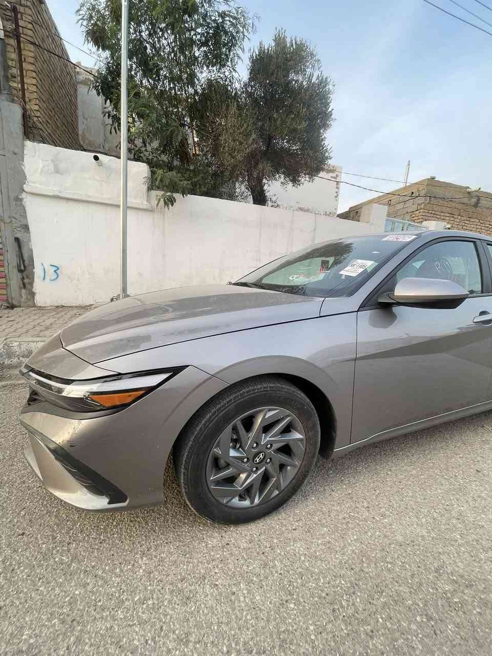 هوانداي النترا موديل ٢٠٢٤ماشيه ٤٥مايل
دخول جديد بدون رقم تترقم جميع المحافظات عده الإقليم 
سياره بدون تبديل بدون ايرباك✅
حادث خلفي بيه جوا مسطره مال بك لايت صبغ فقط ودعاميه تبديل نفس لون فقط حوض سليم ✅
مواصفات نص فول
بصمه تشغيل 
تشغيل عن بعد 
ردارات امامي وجانبي وخلفي
شاشه متصل 
دشبول لد
مكانه ديالى ***********واتساب او تصال 
سعرها ١٥٢وبيه مجال✅
