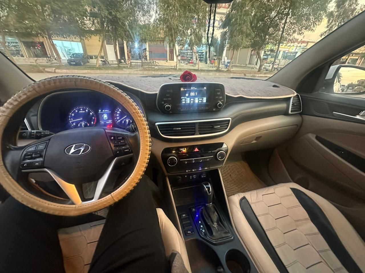 هونداي توكسان 2019 خليجي 
ماشيه108km
دفتر بانزين بيها 
رقم سليمانية رقم وسنويه جديد انكليزي لغايه 2029
وسياره باسمي 
بدون ضرر بدون صبغ بدون تعديل بدون شخط  بي مكانين تكحيل اصغير 
فول موصفات عدا بنوراما 
بصمه 
كشنات كهربائية تدفئه هيتر وتبريد 
مرايات شفط اشاره مرايه 
كاميرا دواره 
حساسات جانبيه وخلفيه واماميه 
تبريد لمس 
تبريد مركزي قطعتين 
شاشه 
تحكم استيرن جهتين 
نظام سبورت 
نظام ايكو 
نظام نورمال 
داخل بيجي
سياره نظيفه مال بيت 
سعر (198) وبيها مجال
مكان سياره (كركوك )
الاتصال (***********)
