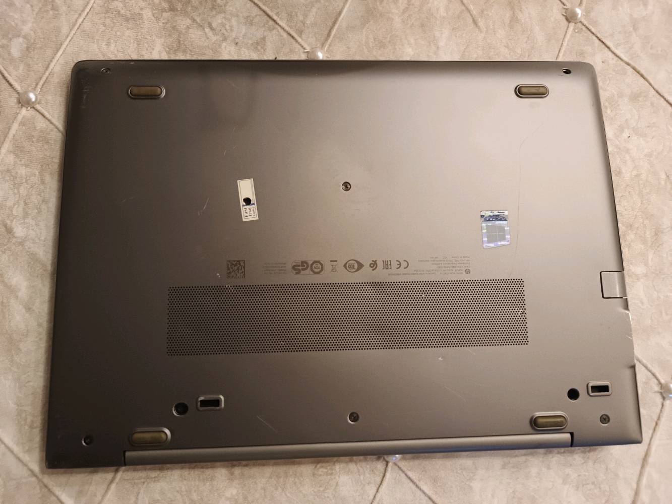 السلام عليكم لابتوب hp zbook للبيع معالج انتل كور 5i جيل ال 8 جهاز يحمل جميع لالعاب والبرامج التصميم القوية نضافة 90% مكاني بغداد توصيل جميع المحافضات 