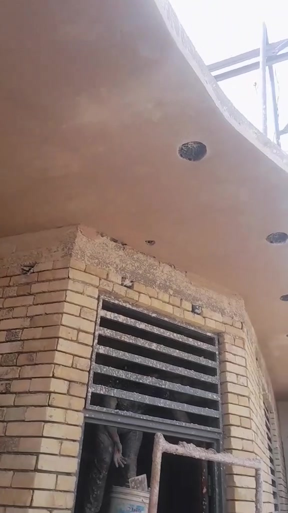 خلفة لبخ درجة ولئ لبخ وجص بياض ومصاطر شغل درجة ولئ اني من لعمارة ***********تصل وني خادم الجميع
